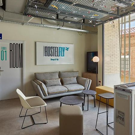 Hostelfly Madrid Exterior foto